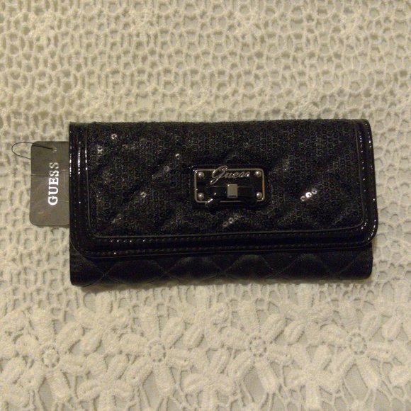 NWT Guess wallet *Final Price* - Picture 1 of 4